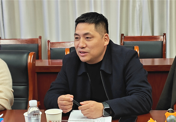 黄凯波.jpg